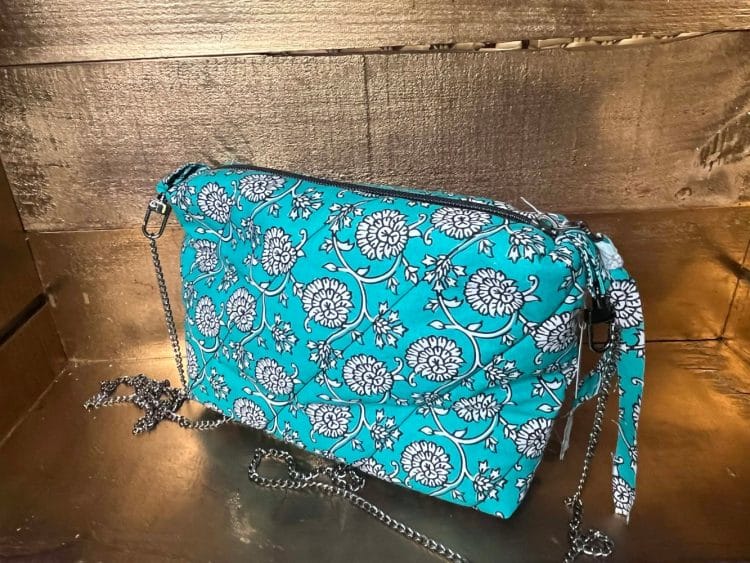 POCHETTE RECTANGULAIRE CHAINE A MAILLES FINES NOIRE